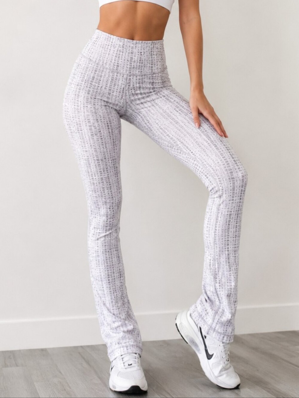 Lululemon Size 6 Wunder Under Pant Hi-Rise Ice Breaker Grey